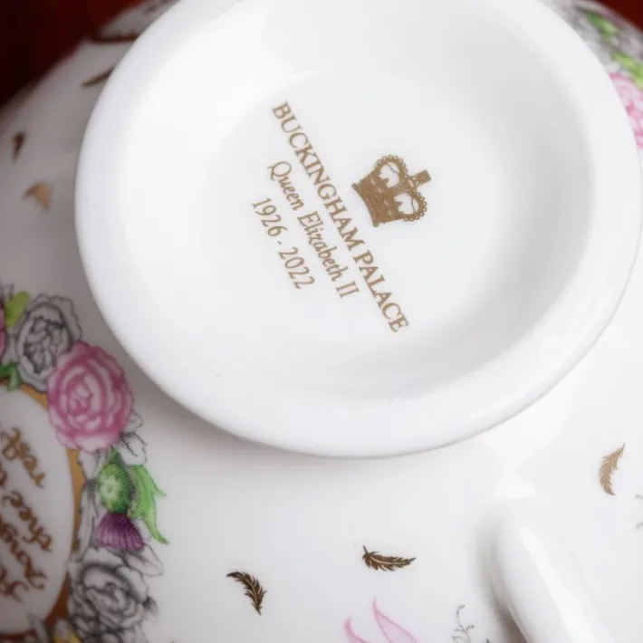Royal Collection Shop Queen Elizabeth Ii Commemorative Teacup And Saucer* Cups & Saucers